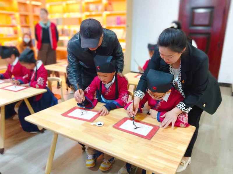 国学之花在少儿心中绽放——培训行业的最新动态